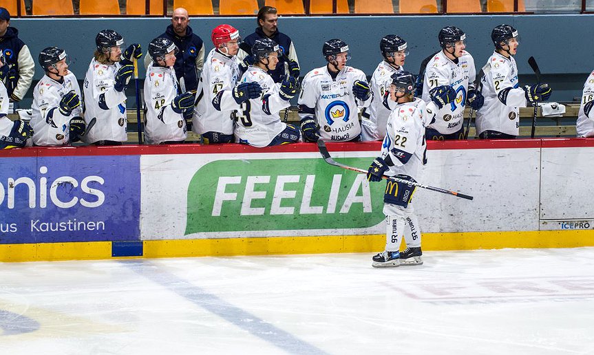 Kärkijoukkueet vahvoja perjantain kierroksella