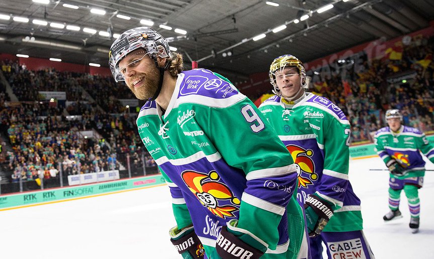Jokereille toinen kiinnitys - Saloselle hattutemppu ja Forslund ennätyslukemiin