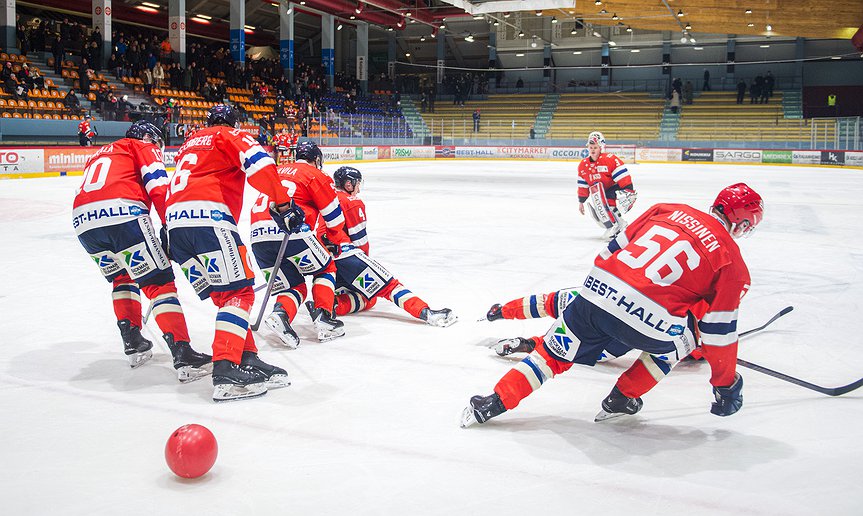 Lauantaina pelattiin viihdyttävä viiden ottelun kierros