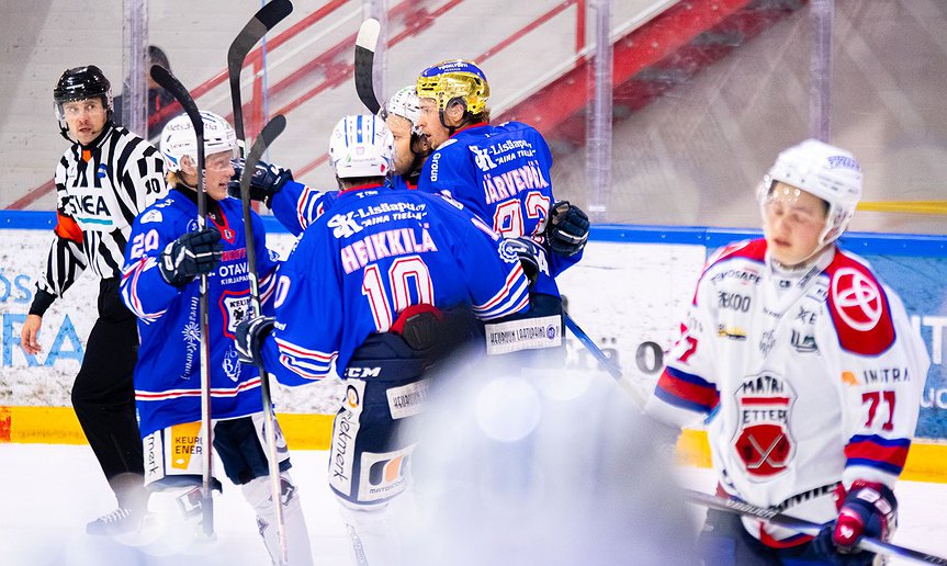 Perjantaina pelattiin neljän ottelun maalirikas kierros