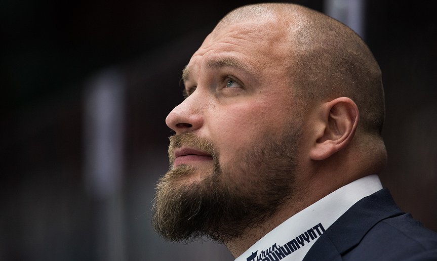TUTOn päävalmentaja Jonne Virtanen siirtyy Liigaan