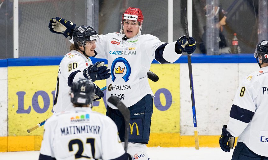 Espoo voitti pääkaupunkiseudun paikallisottelun - Sippala iski hattutempun Keuruulla