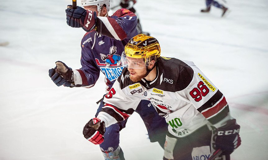 Torstaina pelattiin täysi seitsemän ottelun kierros