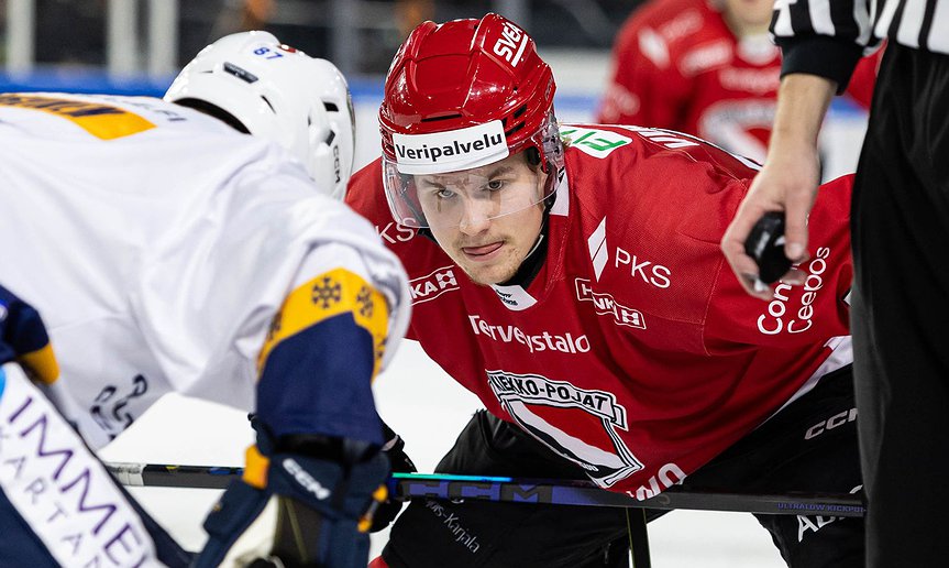 Veripalvelun punaiset kypärät joulukuussa